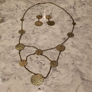 Necklace and earring set